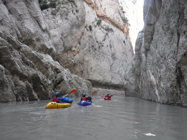 Trekking y packraft en Montrebei